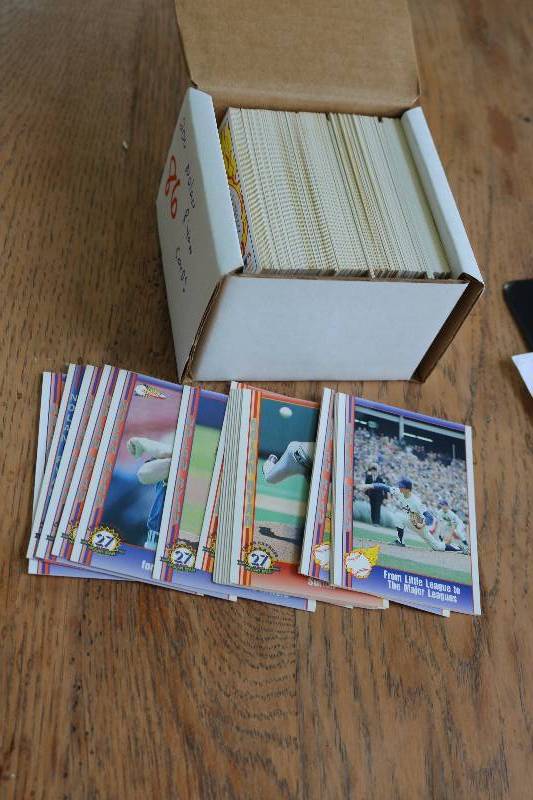 lot 186 image: 200 Nolan Ryan cards...