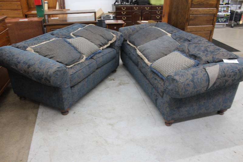 lot 8 image: Formal Living Room Couch, Love Seat