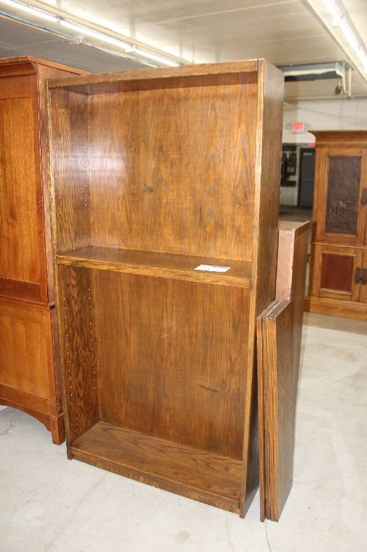 lot 23 image: Wood Bookshelf w 4-Adjustable Shelves, 1-Fixed Middle Shelf