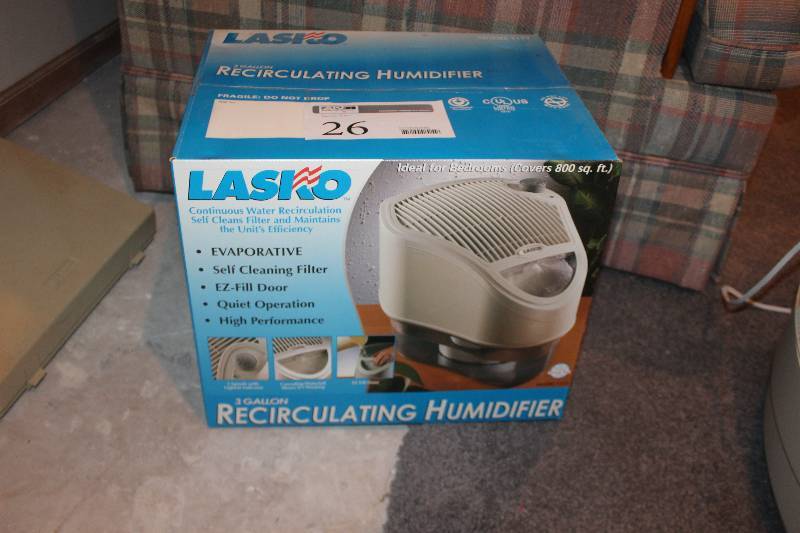 lot 26 image: Lasko 3-Gallon Recirculating Humidifer