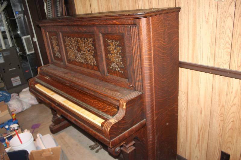 lot 9 image: 3-Pedal Wood Piano