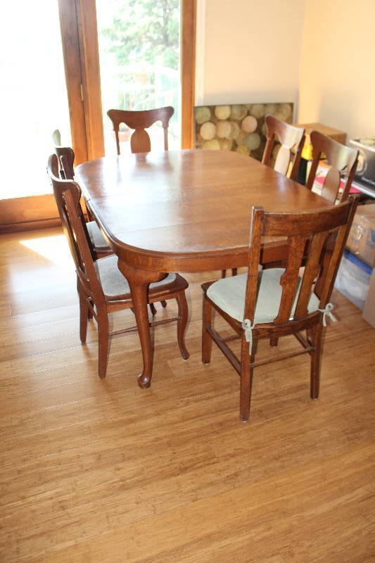 lot 20 image: Wood Dining Table, 7-Padded Dining Chairs, 1-Leaf