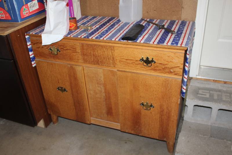 lot 28 image: 2-Door Wood Cabinet