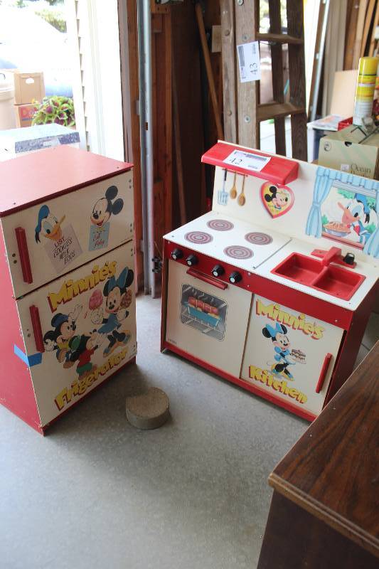 lot 42 image: Lot of (2) Childrens Refrigerator,Stove & Oven w Sink