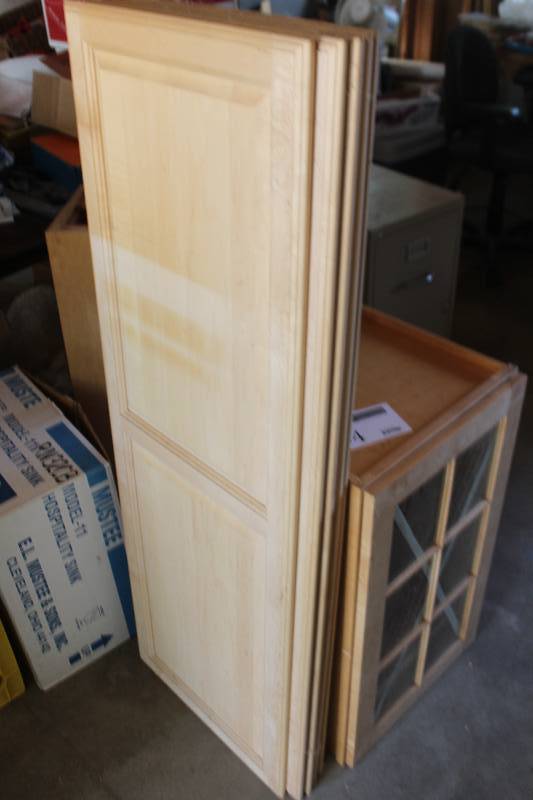 lot 38 image: Lot of (5) Unfinished House Doors