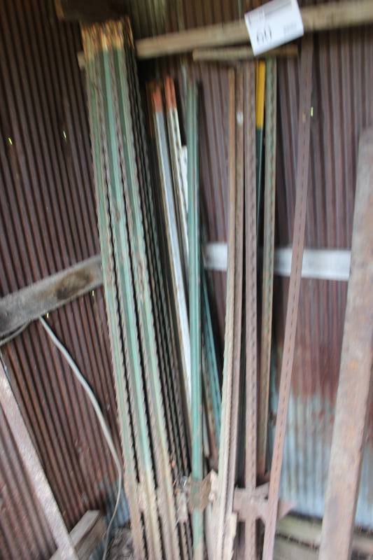 lot 60 image: Lot of (20) Metal Fence Posts