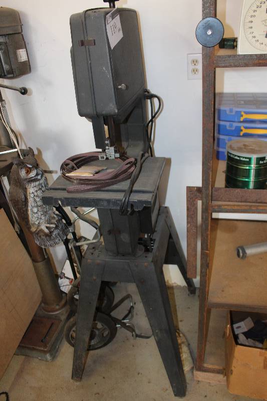 lot 119 image: Sears Craftsman 12in. Band Saw - Sander Free Standing Table