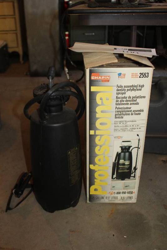 lot 100 image: Chapin Professional Yard Sprayer