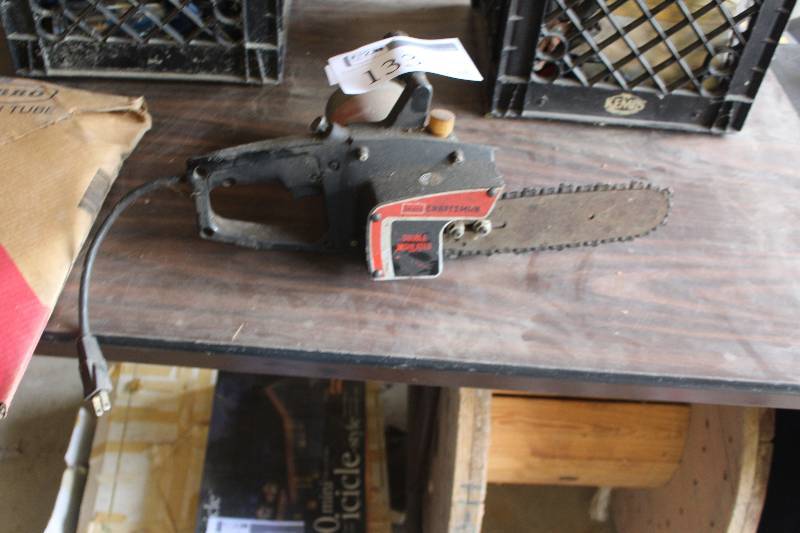lot 133 image: Sears Craftsman 8in. Electric Chain Saw