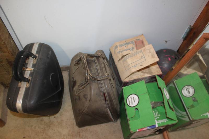 lot 160 image: Lot of (5) Bowling Balls