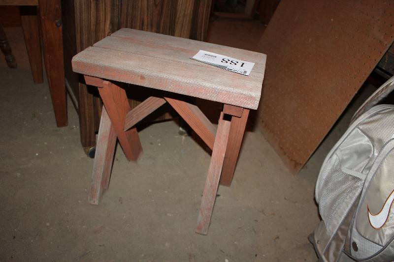 lot 188 image: Picnic Table Bench
