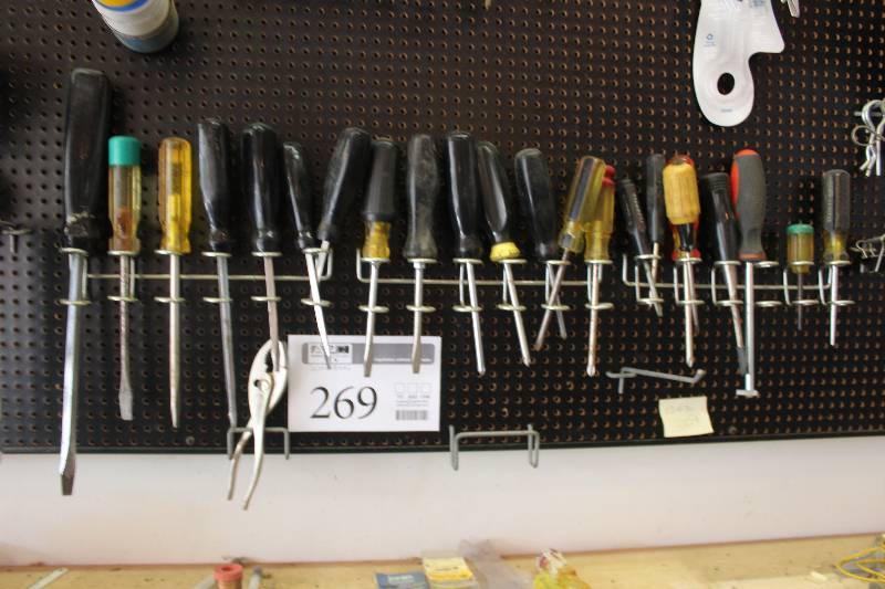 lot 269 image: Screwdrivers
