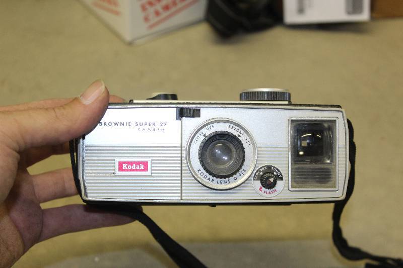lot 312 image: Brownie Super 27 Camera