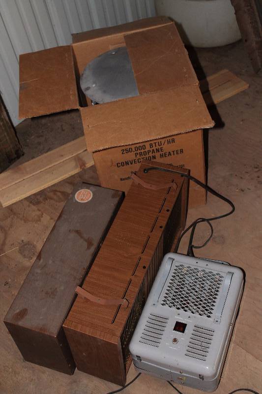 lot 205 image: Lot of (4) Space Heaters
