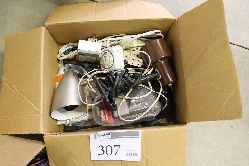 lot 307 image: Electric Outlets, Lights
