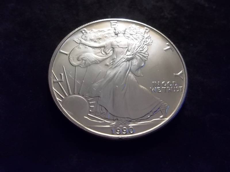 1990 US Silver Eagle 1 Oz. Pure Silver 99.9 Fine Unc