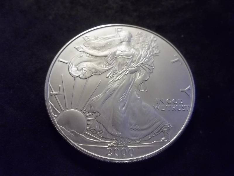 2000 US Silver Eagle 1 Oz. Pure Silver 99.9 Fine Unc