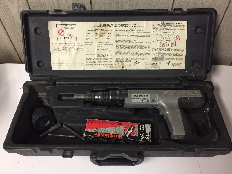 lot 31 image: Powder Actuated Tool Remington 493