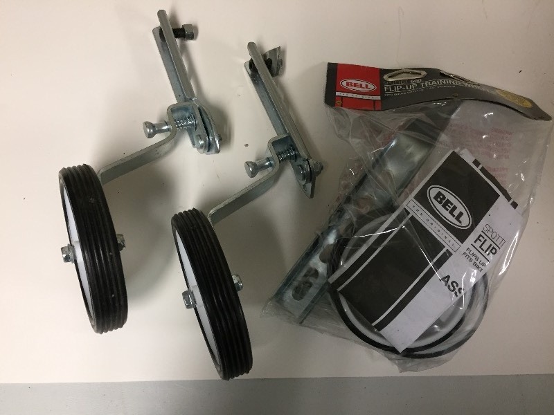lot 35 image: Training Wheels - 2 Sets