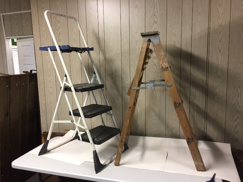 lot 58 image: COSCO Step Ladder  Wooden Ladder