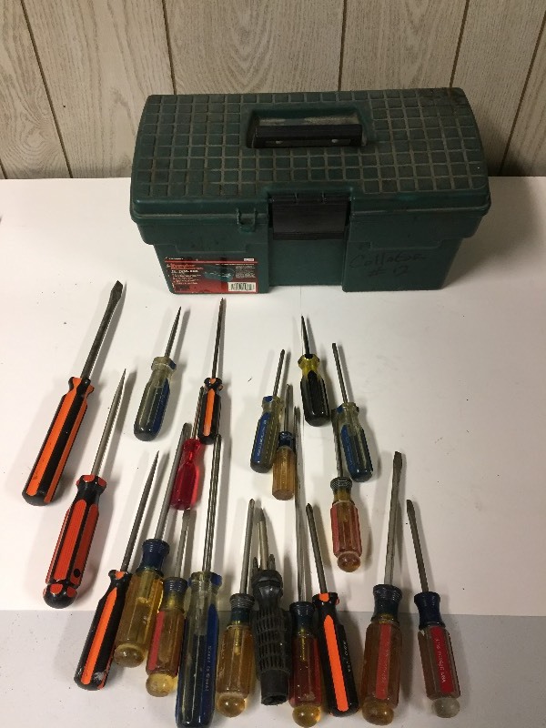 lot 62 image: Screwdrivers in case