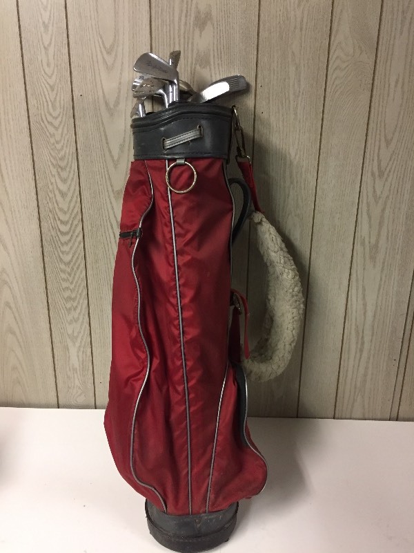 lot 64 image: Golf Clubs & Bag