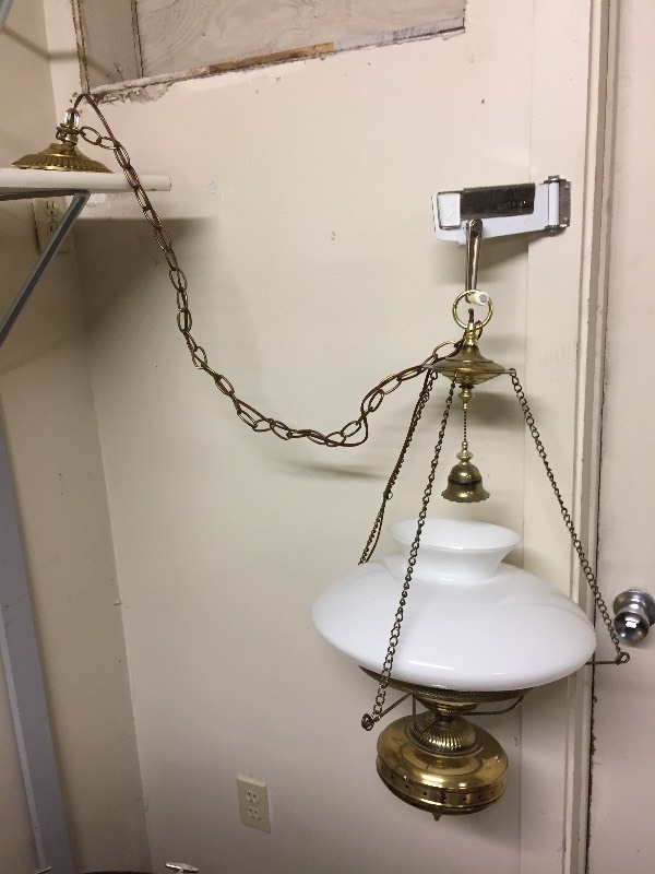 lot 66 image: Brass & Glass Electric Hanging Lamp