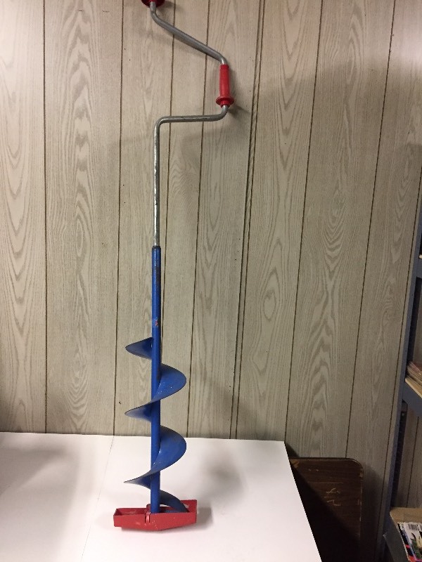 lot 68 image: Ice Auger - Fishing