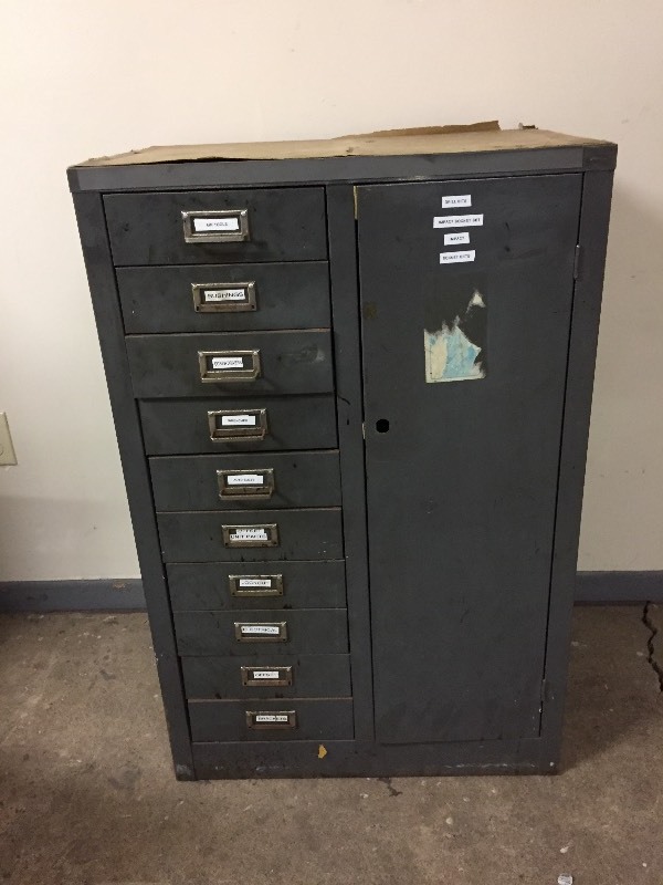 lot 73 image: Metal Cabinet