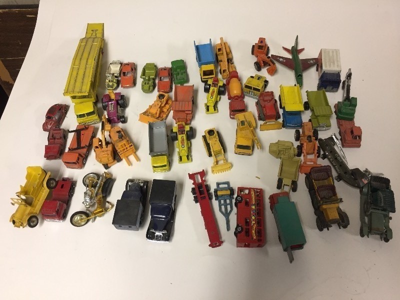 lot 81 image: Die Cast Cars