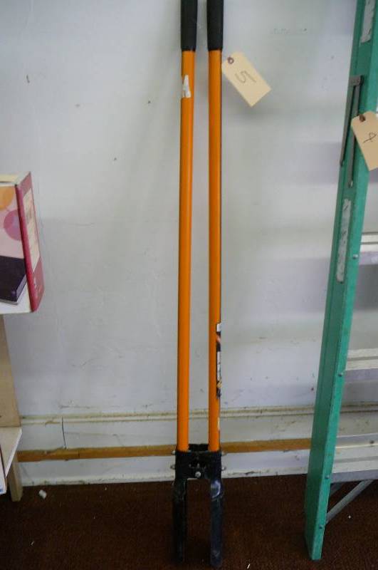 lot 5 image: Post hole Digger