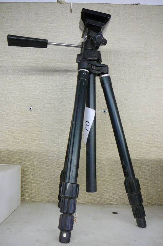 lot 10 image: Camera Tripod