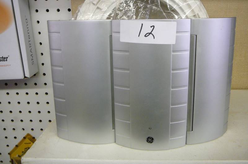 lot 12 image: Antenna Quantum