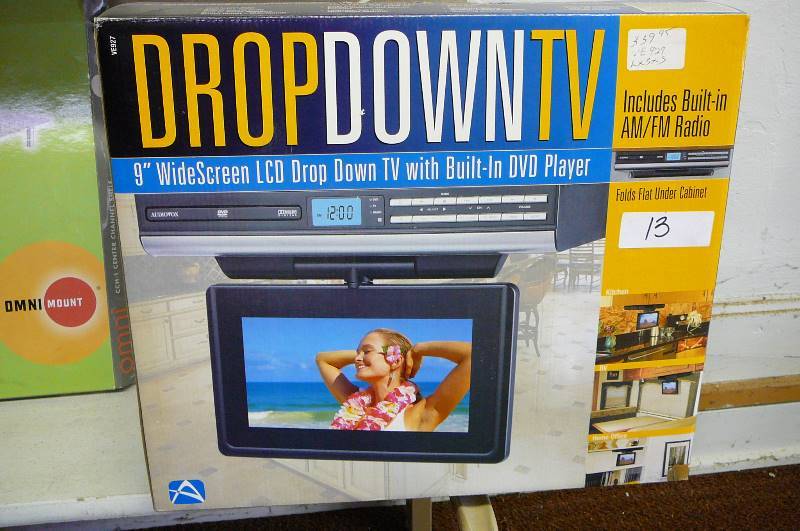 lot 13 image: AmFM Radio with built in DVD Player