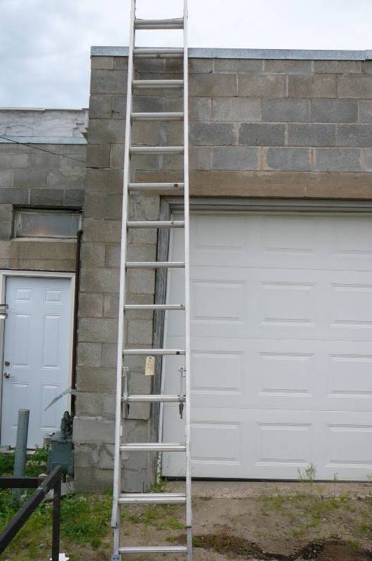 lot 65 image: 25 Alum Ladder