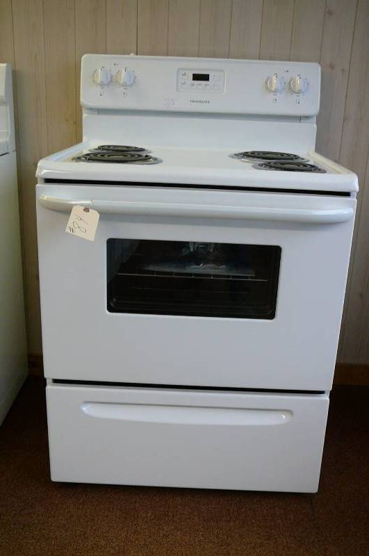 lot 84 image: 30 Frigidaire Range New