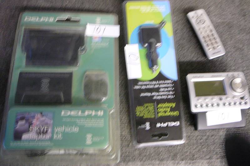 lot 101 image: Delphi XM Satellite with remote