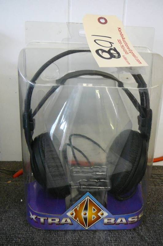 lot 108 image: Headphones XTRA Bass