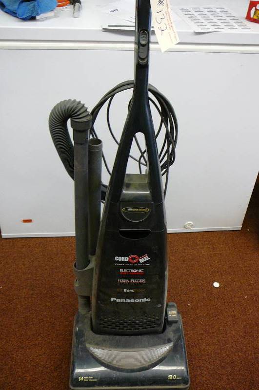 lot 132 image: Vacuum Panasonic Dirt Sensor