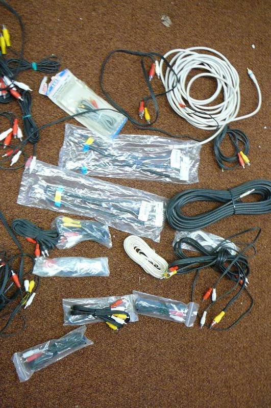 lot 133 image: Lot Assortment of Speaker Cords, Triplexer