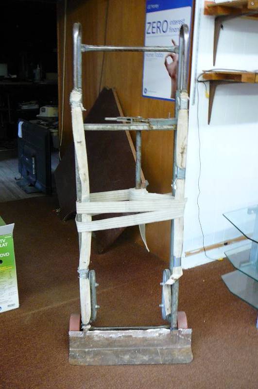 lot 140 image: Appliance Cart