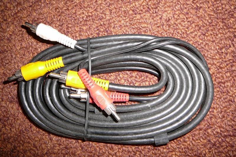 lot 165 image: Box of Audio Cables