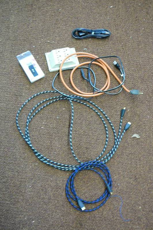 lot 166 image: Lot of HDMI, Power cords