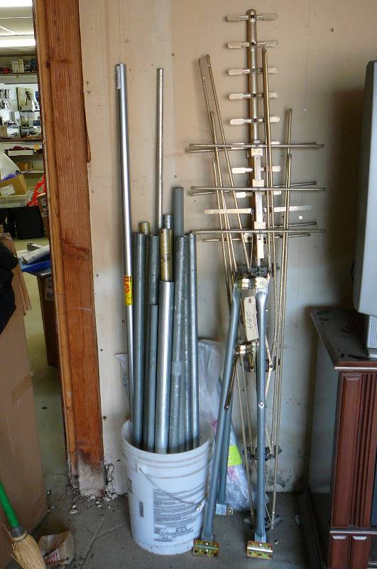 lot 289 image: Roof Antenna mount