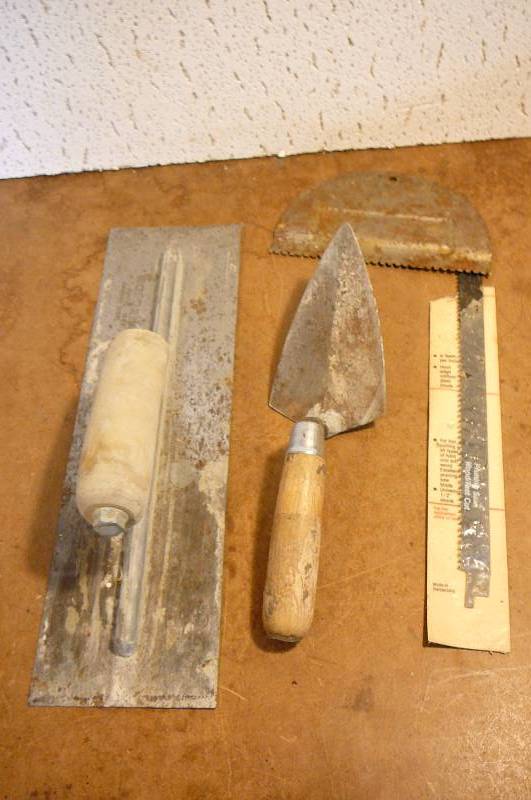 lot 338 image: Cement tools