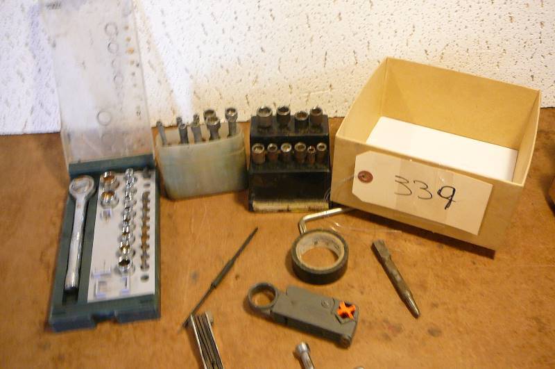 lot 339 image: Lot of misc. hand tools