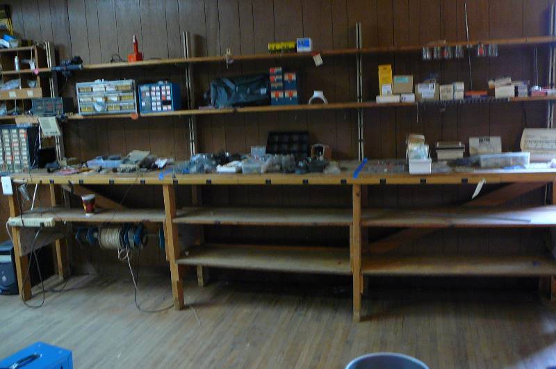 lot 374 image: Wooden Work bench with upper shelves