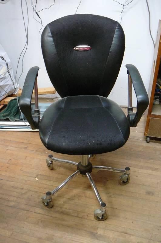 lot 380 image: Office Chair on Wheels