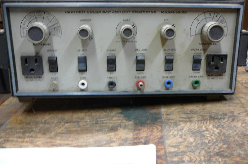 lot 382 image: Heath Kit Color Bar and Dot Generator