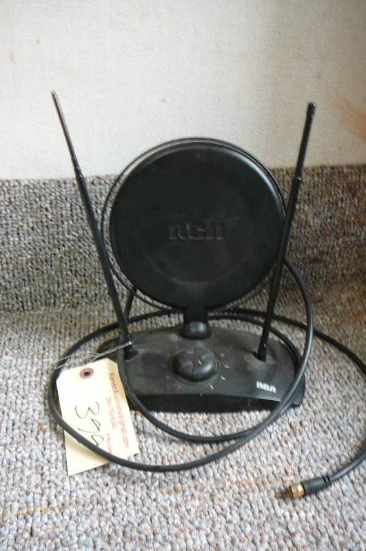 lot 399 image: RCA Antenna